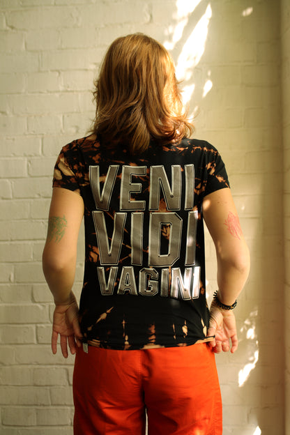 V-Shirt Veni Vidi Vagini BLEACH, SIEBDRUCK, schmaler fit