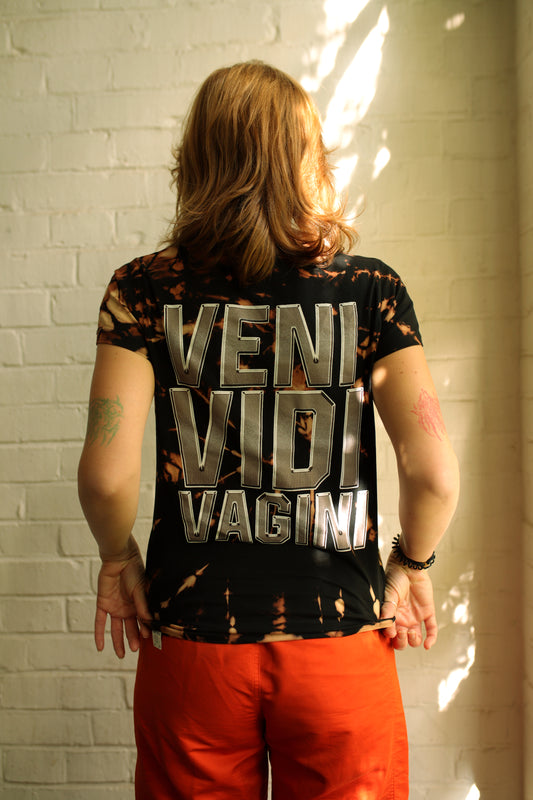 V-Shirt Veni Vidi Vagini BLEACH, SIEBDRUCK, schmaler fit